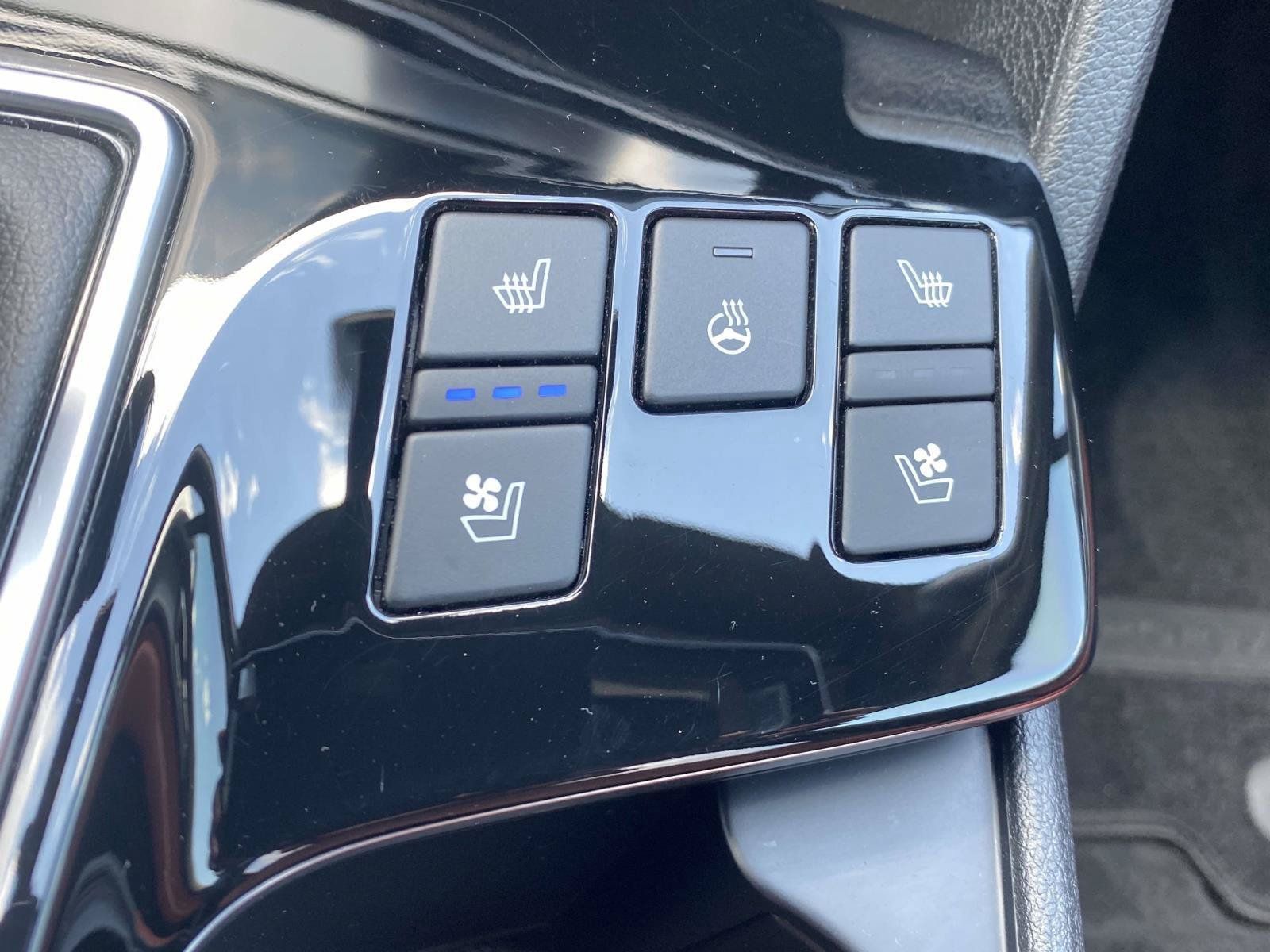 Used 2025 Kia Sportage SX FWD image 33