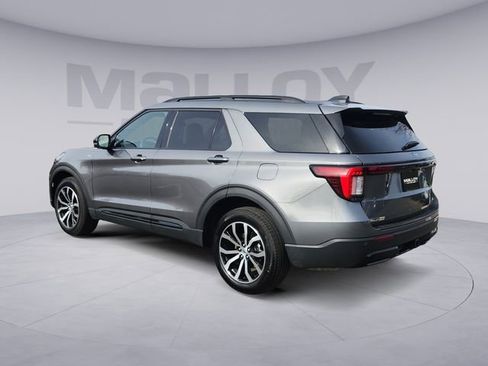 Certified 2025 Ford Explorer ST-Line AWD/4WD image 3
