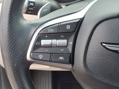 Used 2024 Genesis G70 2.5T RWD image 20