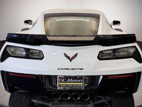 Used 2015 Chevrolet Corvette Z06 w/ 3LZ Preferred Equipment Group RWD image 27