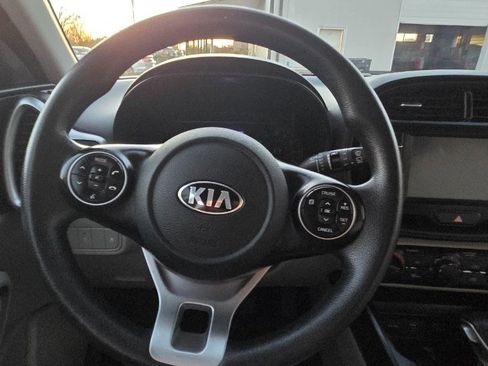 Used 2020 Kia Soul LX image 12