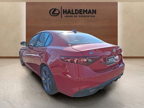 Used 2018 Alfa Romeo Giulia AWD image 4