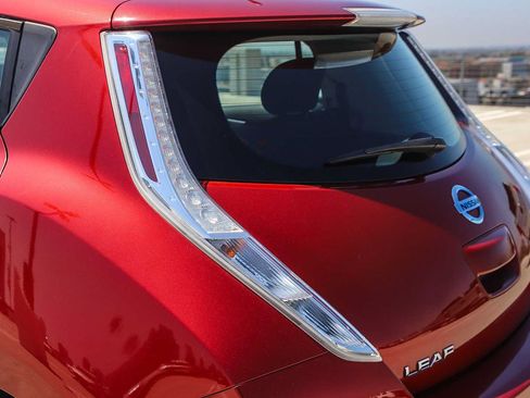 Used 2013 Nissan Leaf S FWD image 10