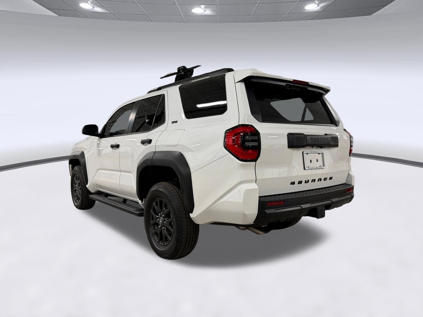 Used 2025 Toyota 4Runner SR5 AWD/4WD image 3