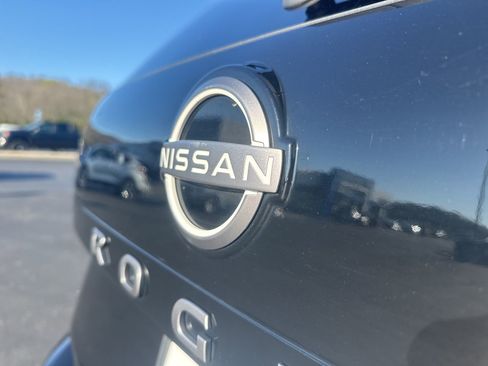 Used 2024 Nissan Rogue SV image 8