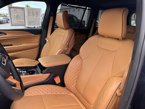 Certified 2024 Jeep Grand Cherokee Summit AWD/4WD image 16