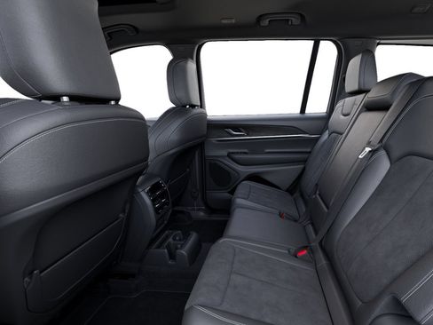 New 2026 Jeep Grand Cherokee L 4WD image 23