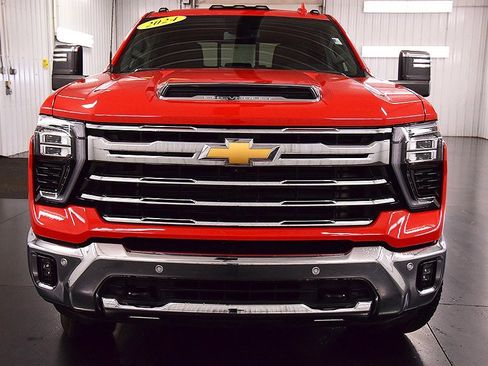 Used 2024 Chevrolet Silverado 2500 LTZ w/ LTZ Convenience Package image 2
