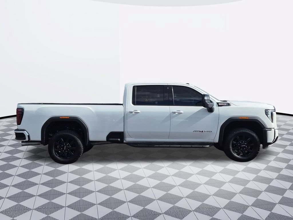 Used 2024 GMC Sierra 3500 AT4 w/ Technology Package AWD/4WD image 7