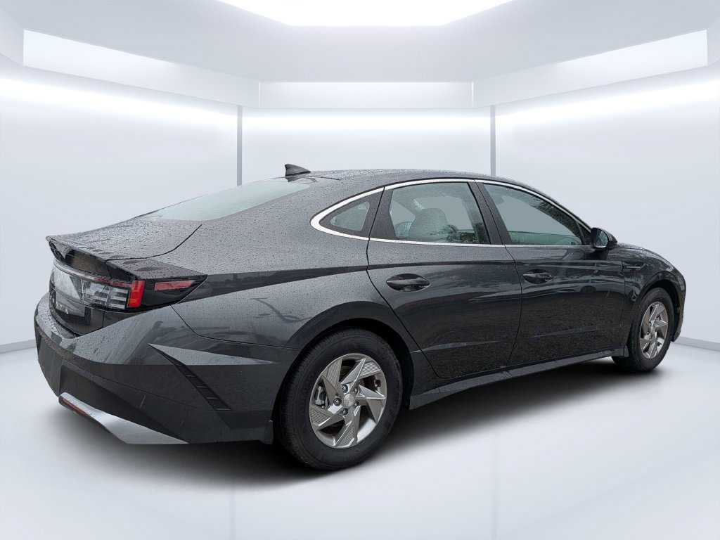 Certified 2026 Hyundai Sonata SE FWD image 3