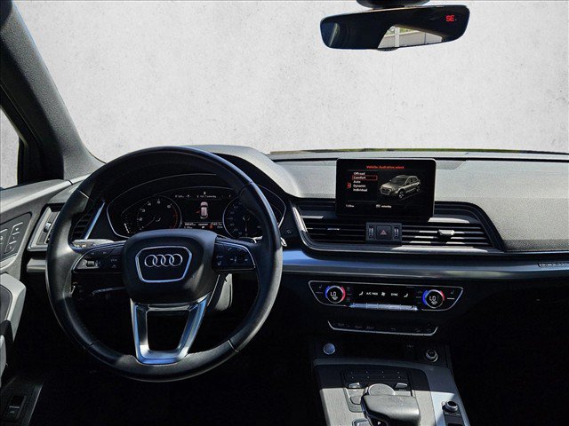 Used 2020 Audi Q5 2.0T Premium w/ Titanium Sport Package AWD/4WD image 14