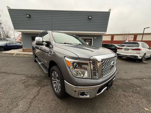 Used 2017 Nissan Titan SL AWD/4WD image 8