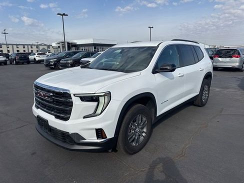 Used 2025 GMC Acadia Elevation image 9