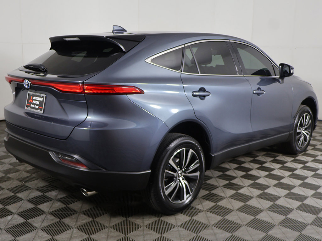 Used 2023 Toyota Venza LE AWD/4WD image 7