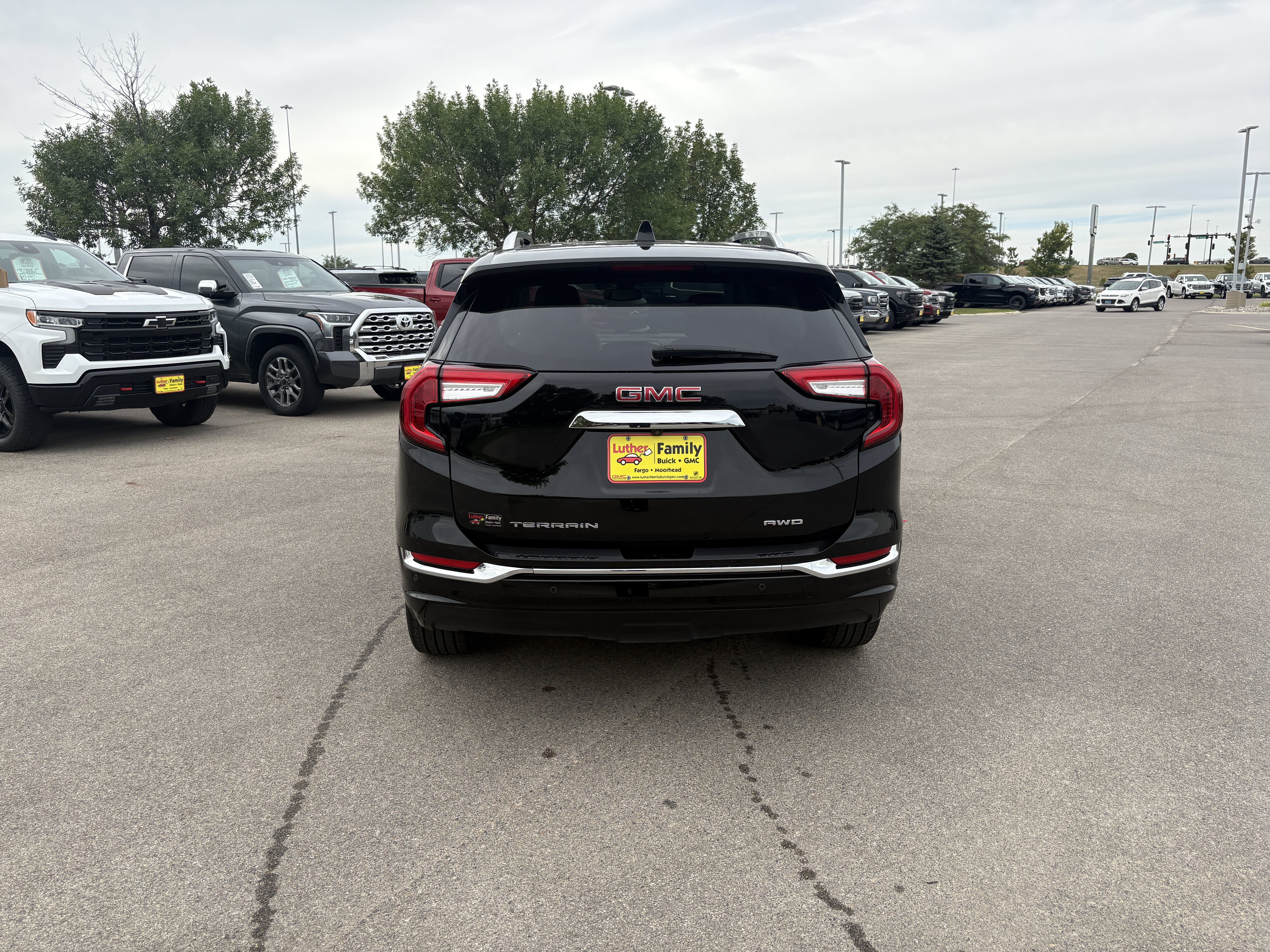 Used 2022 GMC Terrain Denali w/ Black Diamond Edition AWD/4WD image 5