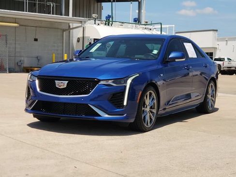 Used 2023 Cadillac CT4 Sport w/ Technology Package RWD image 3