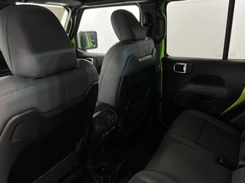 New 2025 Jeep Gladiator Mojave w/ Convenience Group image 19