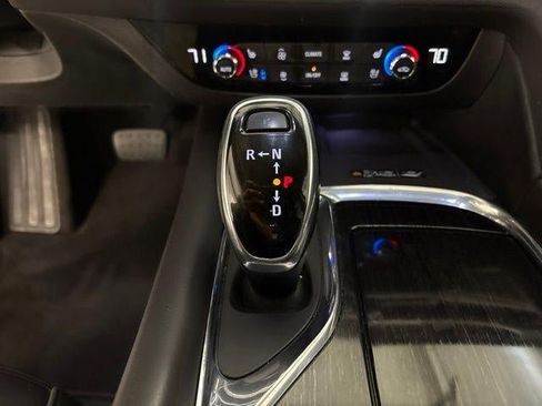 Used 2020 Buick Enclave Avenir w/ Avenir Technology Package AWD/4WD image 18