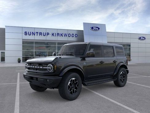 New 2026 Ford Bronco Outer Banks AWD/4WD image 1