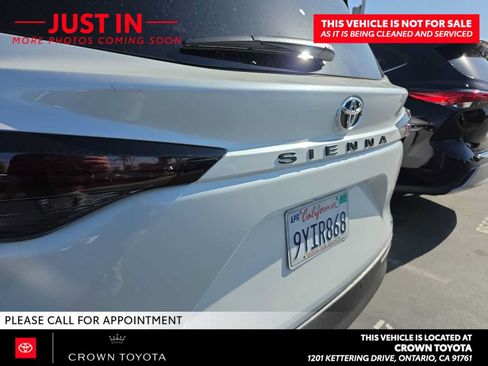 Used 2026 Toyota Sienna XLE FWD image 5