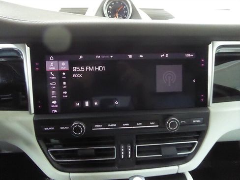 Used 2021 Porsche Macan S AWD/4WD image 14