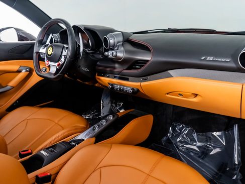 Used 2022 Ferrari F8 Tributo image 24