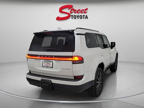 Used 2024 Lexus GX 550 w/ Cold Area Package image 4