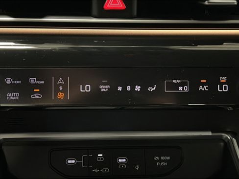 Used 2026 Kia Carnival SX Prestige FWD image 18
