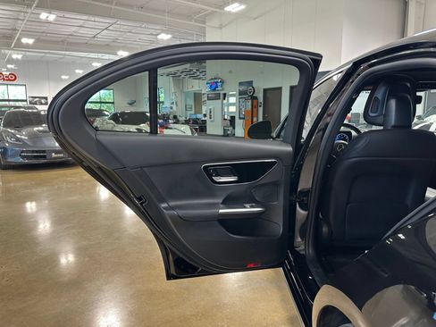 Used 2022 Mercedes-Benz C 300 4MATIC Sedan image 33