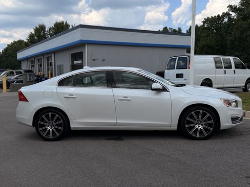 Used 2017 Volvo S60 T5 Inscription Platinum FWD image 13