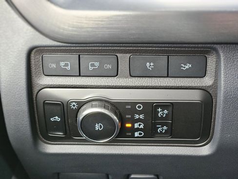 Certified 2024 Ford F250 Lariat w/ Sport Appearance Package image 25