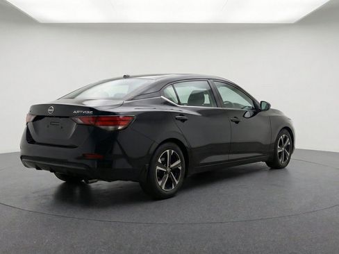 Used 2025 Nissan Sentra SV FWD image 9