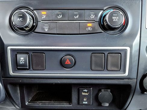 Used 2017 Nissan Titan S image 13