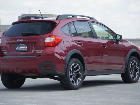 Used 2016 Subaru Crosstrek 2.0i Premium image 3