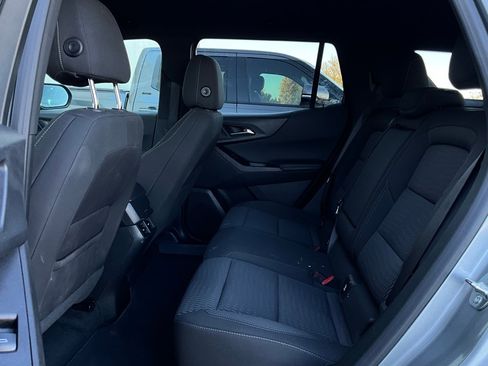 Used 2025 Chevrolet Equinox LT image 11