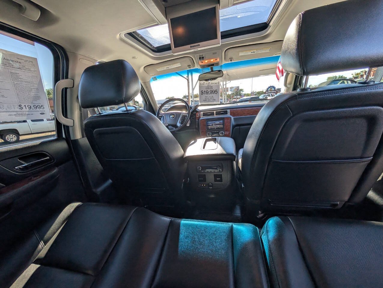 Used 2013 Chevrolet Avalanche LTZ AWD/4WD image 16