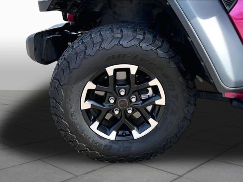 Used 2024 Jeep Wrangler Unlimited Rubicon w/ Safety Group AWD/4WD image 8