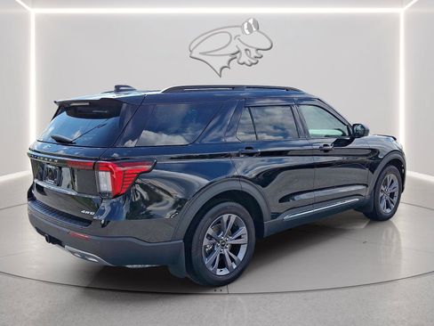 Used 2025 Ford Explorer Active w/ Active Comfort Package AWD/4WD image 5