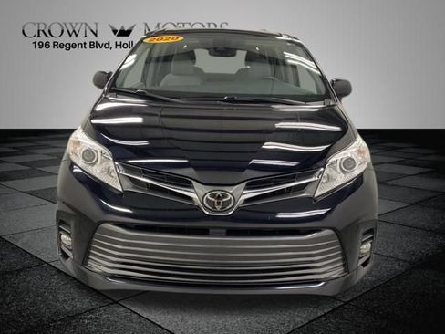 Used 2020 Toyota Sienna XLE w/ XLE Navigation Package AWD/4WD image 2