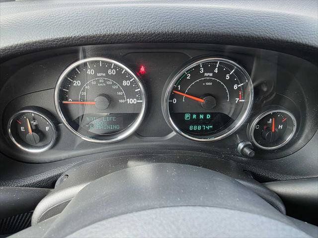 Used 2017 Jeep Wrangler Unlimited Sahara w/ Connectivity Group AWD/4WD image 25