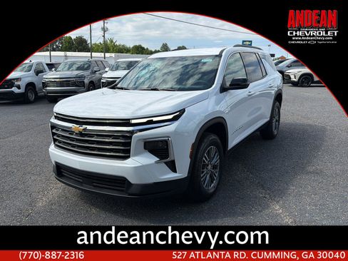 New 2026 Chevrolet Traverse LT FWD image 1