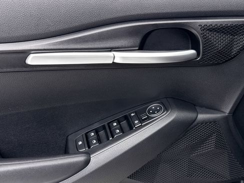 Used 2023 Kia Seltos LX image 26