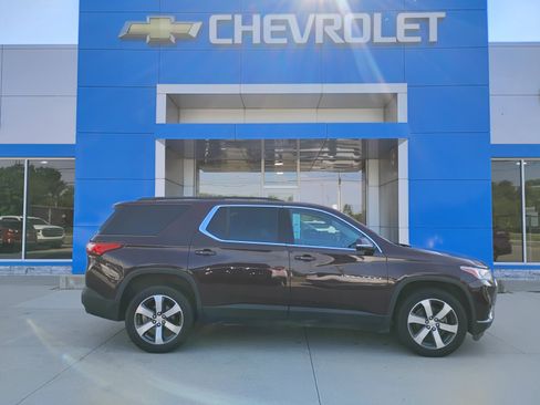 Used 2019 Chevrolet Traverse LT w/ LT Premium Package AWD/4WD image 5