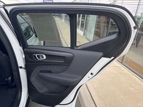 Certified 2025 Volvo XC40 B5 Plus AWD/4WD image 12