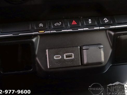 Used 2020 Chevrolet Silverado 1500 LT Trail Boss w/ Bed Protection Package image 22