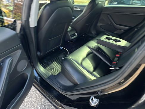 Used 2022 Tesla Model 3 image 24