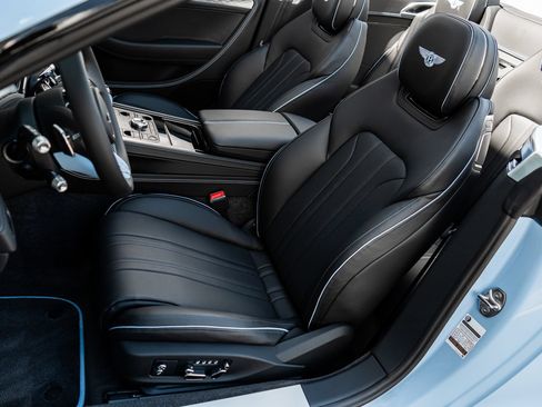 Certified 2026 Bentley Continental GTC AWD/4WD image 25