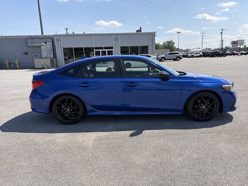 Used 2022 Honda Civic Sport image 2