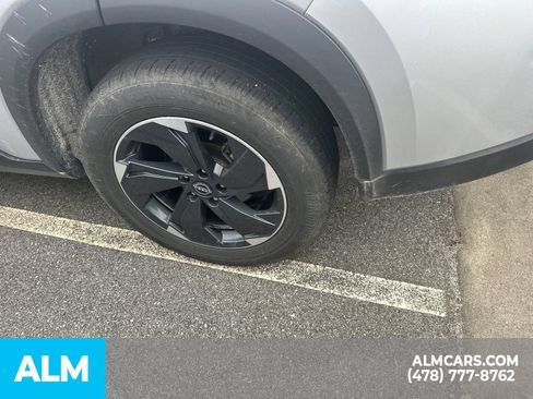 Used 2024 Nissan Rogue SV AWD/4WD image 12