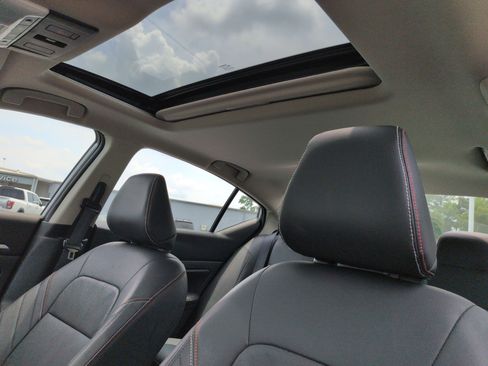 Used 2024 Nissan Altima 2.5 SR w/ SR Premium Package FWD image 29